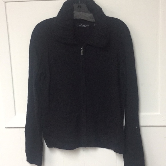 Saks Fifth Avenue 💯Cashmere Sweater Never Used